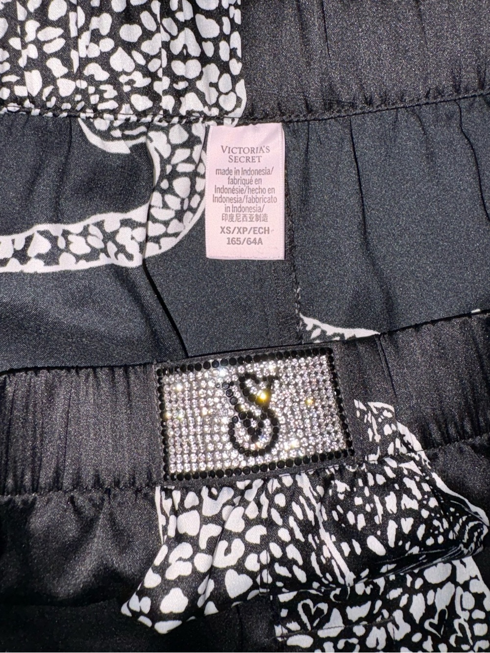 Victoria's Secret Black and White Leopard-Printed Satin Lounge Shorts - Picture 5 of 6